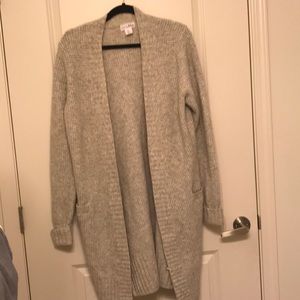 Long gray knitted cardigan sweater